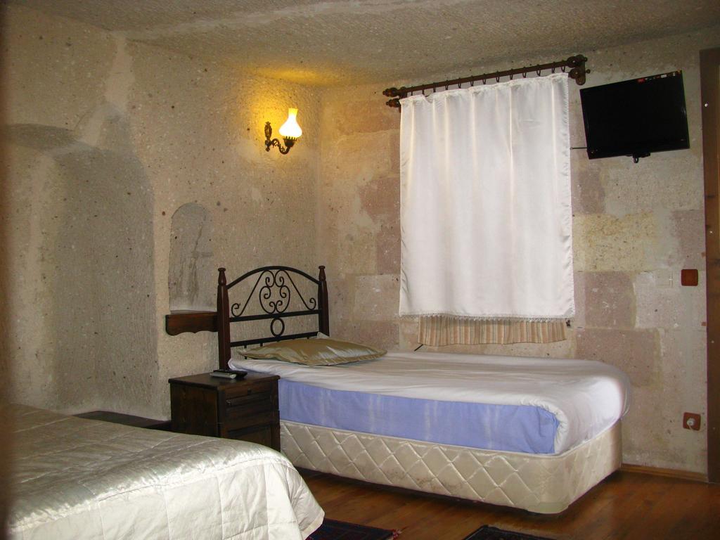 Nature Park Cave גורמה